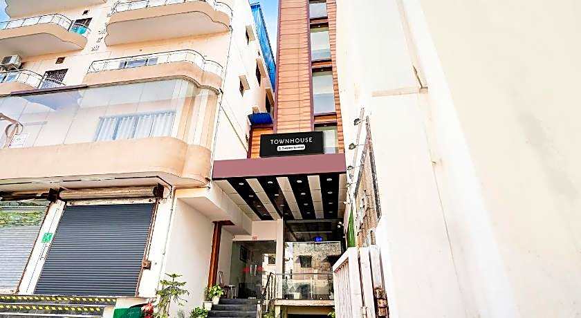 Hotel SV Grand Varanasi – Varanasi, VA
