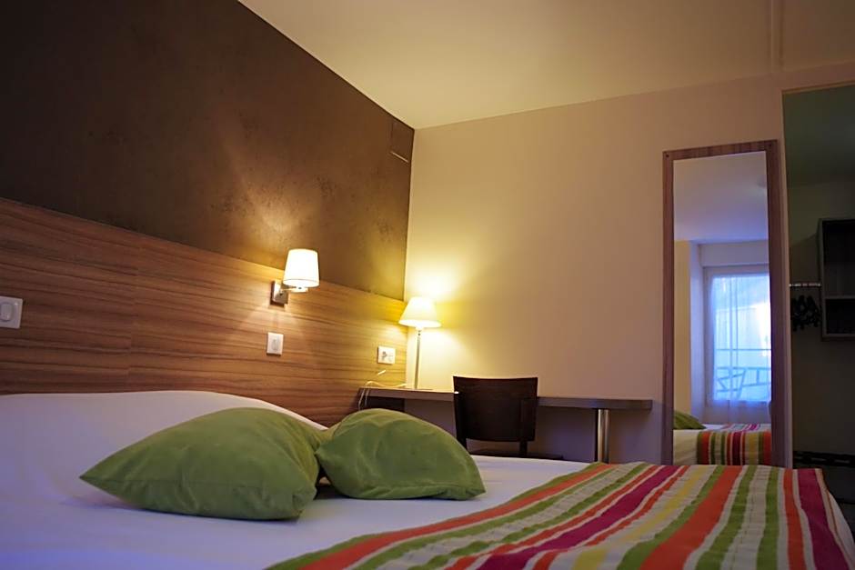 Logis Hotel Le Chêne Vert