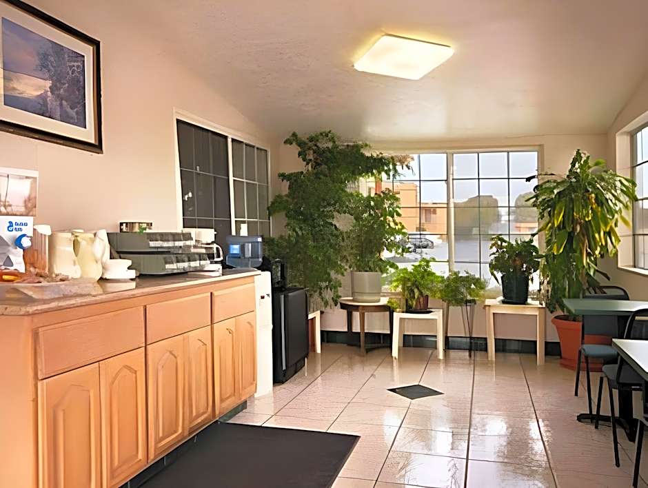 Studio 6 Suites Madera, CA Yosemite