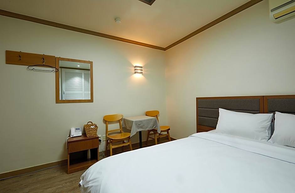 Buan Tree California Hotel