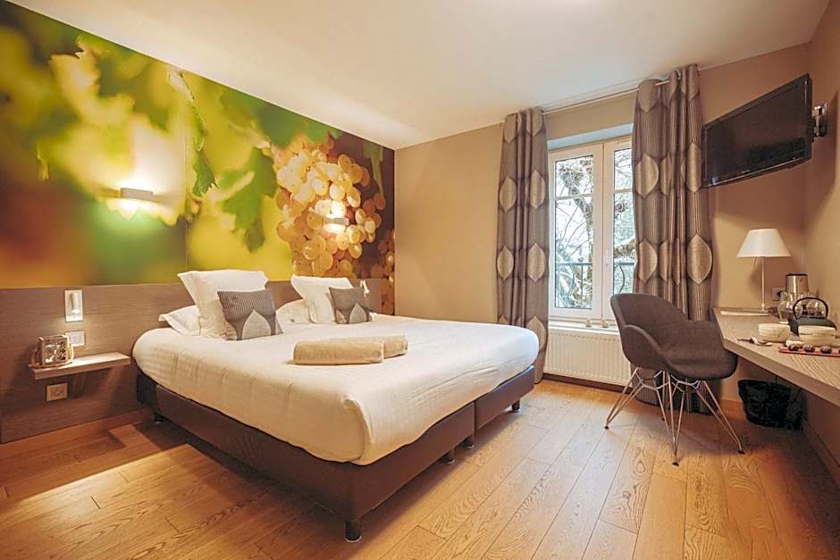 Auberge De Clochemerle
