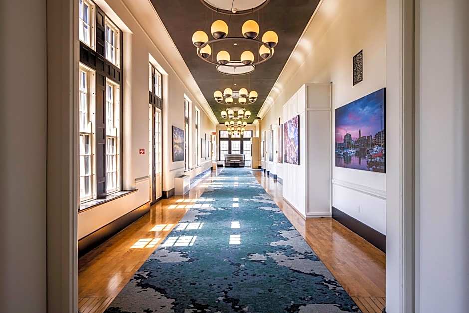 The Richardson Hotel