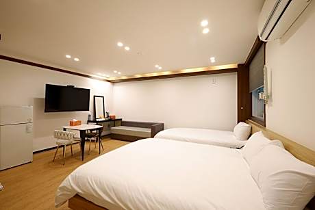 Deluxe Twin - No Parking