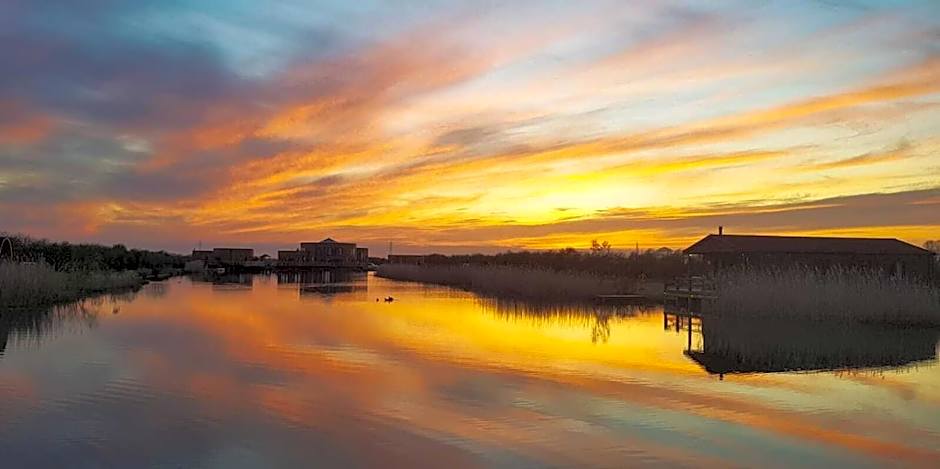 Lakeside Fishing Lodges