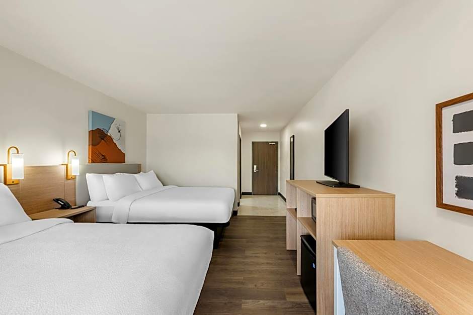 Spark by Hilton Freeport