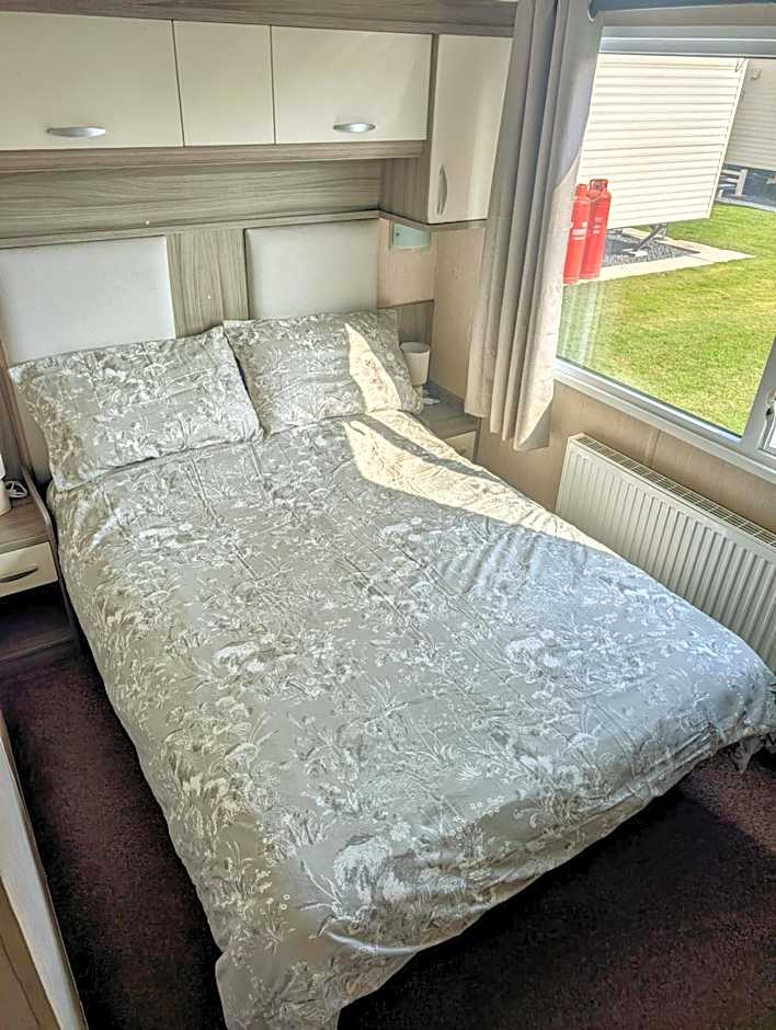 Golden Palm Getaway's PG143