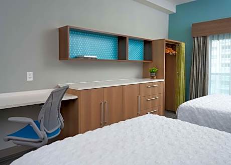 King Studio Suite with City View - Hearing Access/Non-Smoking