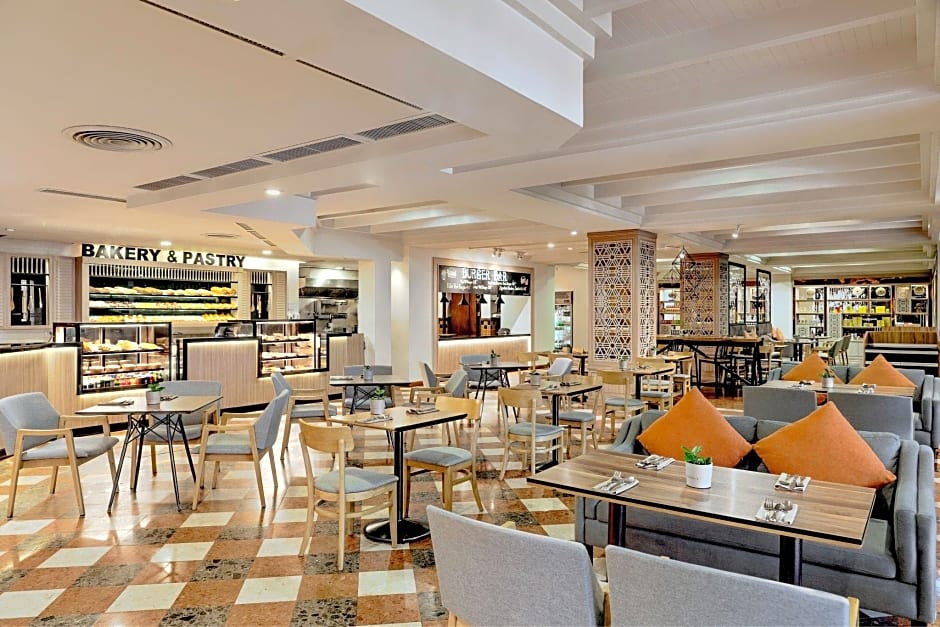 Marriott's Phuket Beach Club