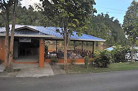 SUKAU TOMANGGONG VIEW B&B