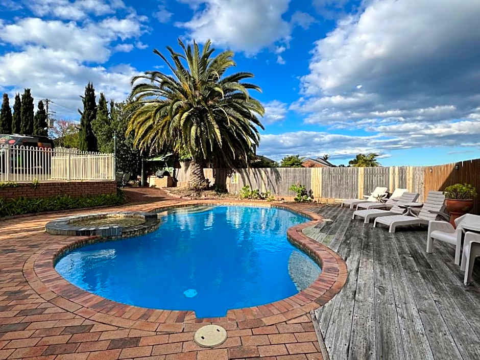 Summerhill Motor Inn - Adults Only