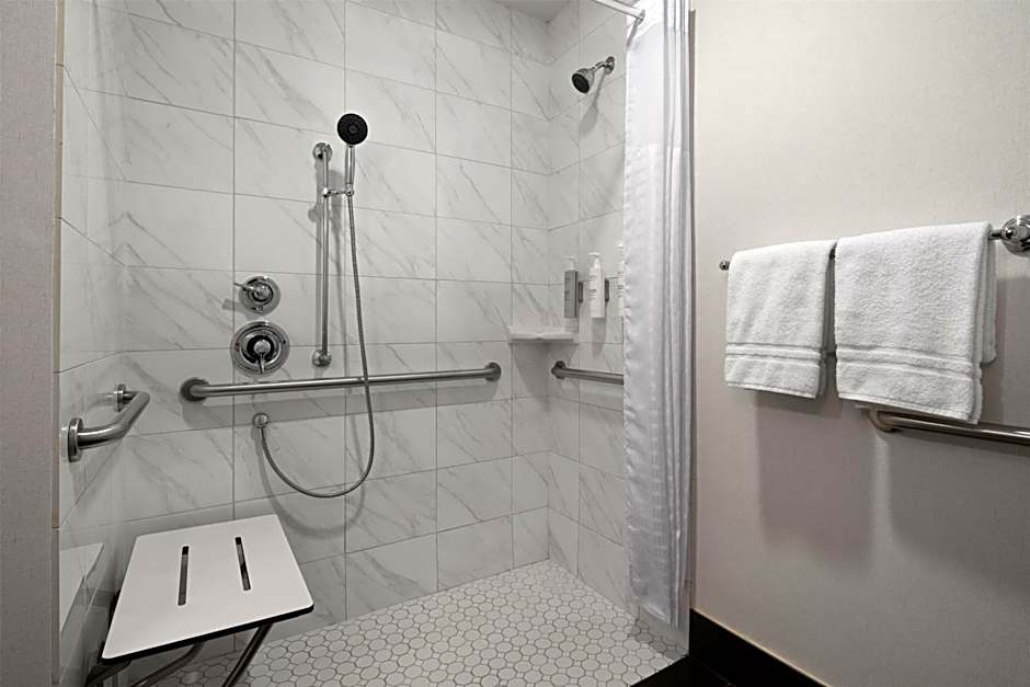 Hilton Garden Inn Charleston Waterfront/Downtown