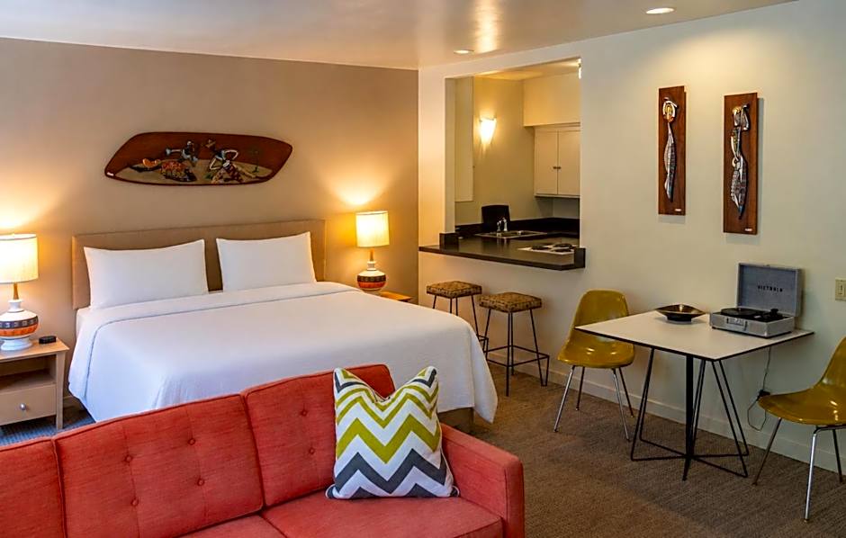 The Hideaway - 21 and Over - A Town & Desert Boutique Hotel