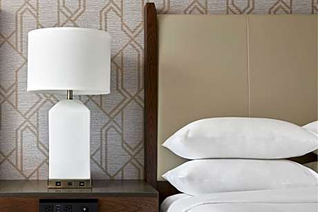 Governor's King Suite with Sofa Bed - Main Building