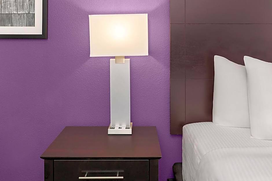 La Quinta Inn & Suites by Wyndham Austin Round Rock