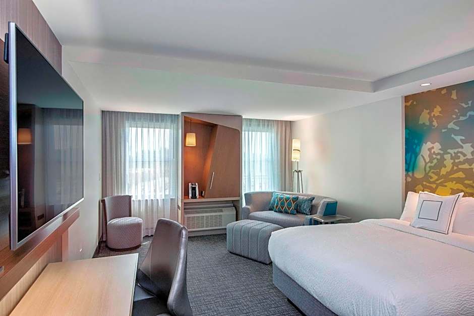 Courtyard by Marriott Raleigh Cary/Parkside Town Commons