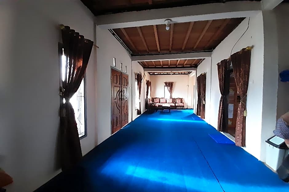 OYO HOMES 91248 Desa Wisata Banding Agung Danau Ranau