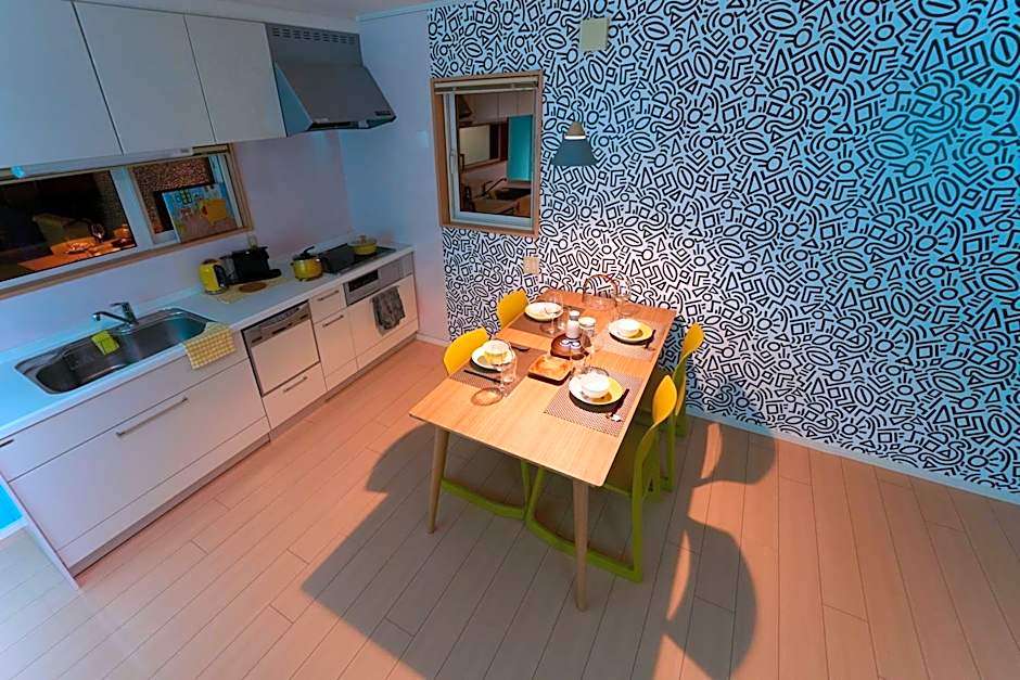 The Lobs 2, Rusutsu, Yotei view, 8 mins to Rusutsu