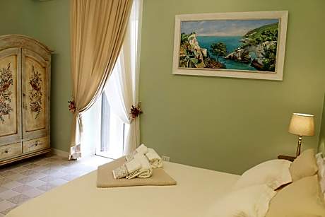 Deluxe Double Room with Balcony and Sea View