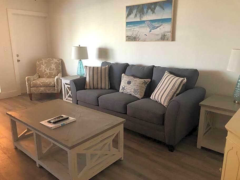 Aloha Apartments On the Intracoastal-Walk to the Beach