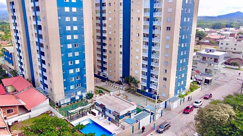 Celebrando a Vida! Piscina Aquecida, B. Carrero