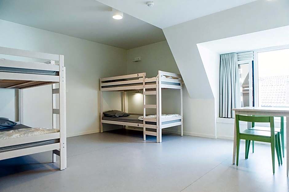 Snuffel Youth Hostel