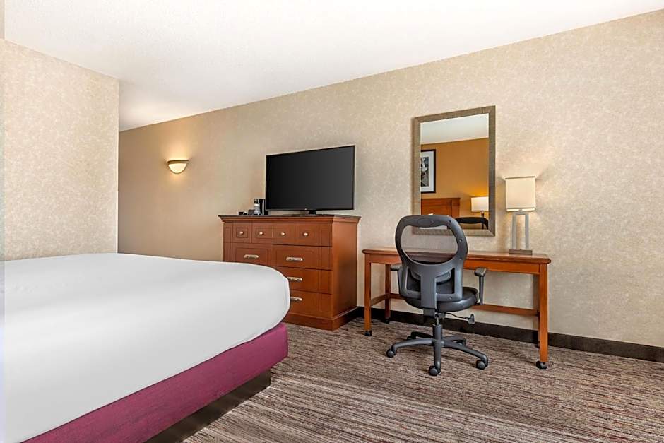 Drury Inn & Suites St. Louis near Forest Park