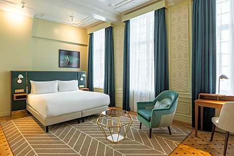 sapphire deluxe room, deluxe guest room, 1 king