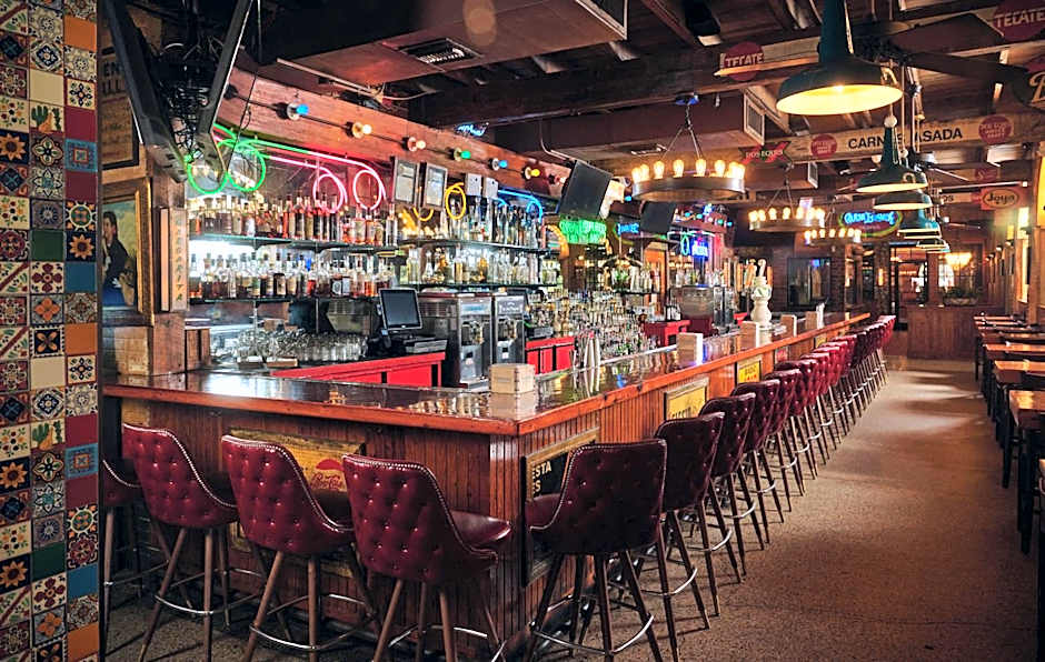 St Charles Inn, Superior Hotel