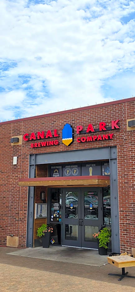 Canal Park Lodge