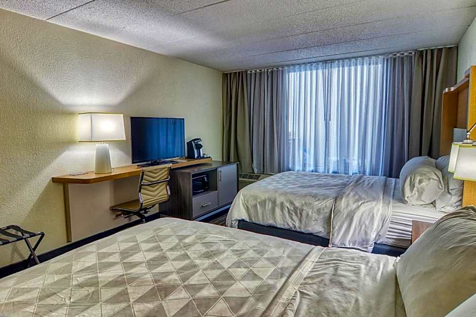 Holiday Inn Detroit Lakes - Lakefront by IHG