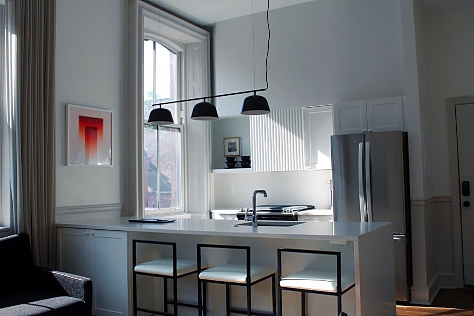 Stay Rafa At 2000 Spruce