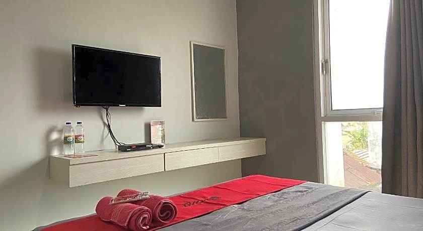 RedDoorz near RSUD Margono Purwokerto 3
