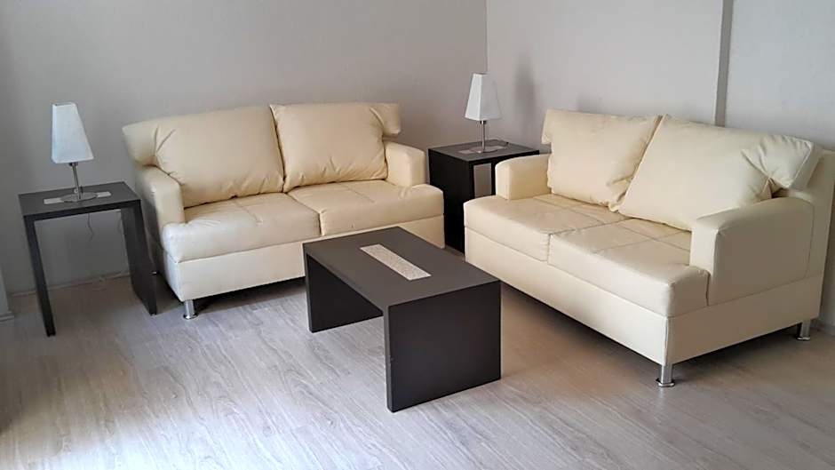 Grupo Kings Suites -Monte Chimborazo 537