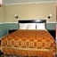 Paradise Inn & Suites