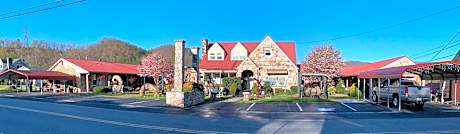 Phillips Historic Motel & Cottages