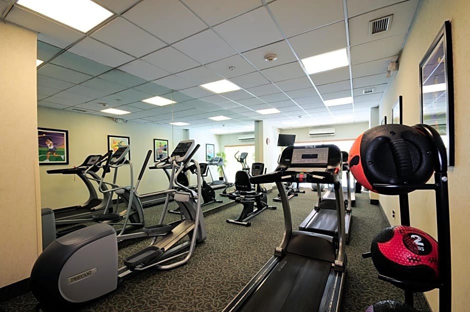 Holiday Inn Express & Suites Toluca Zona Aeropuerto By IHG