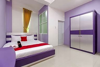 RedDoorz Plus near Stasiun Bekasi