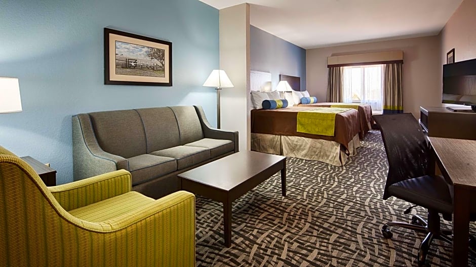 Best Western Plus Lonestar Inn & Suites