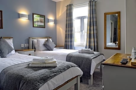 Deluxe-Twin room-Ensuite with Shower