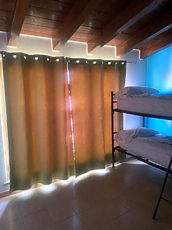 Bed in a 4 Bunk-bed mixed dormitory room