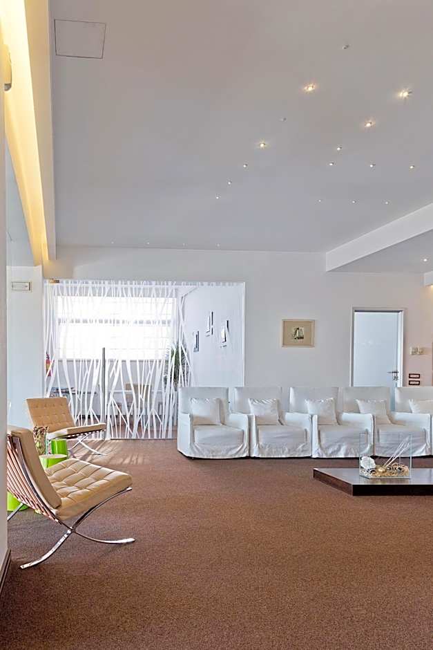 Mediterranea Hotel & Convention Center