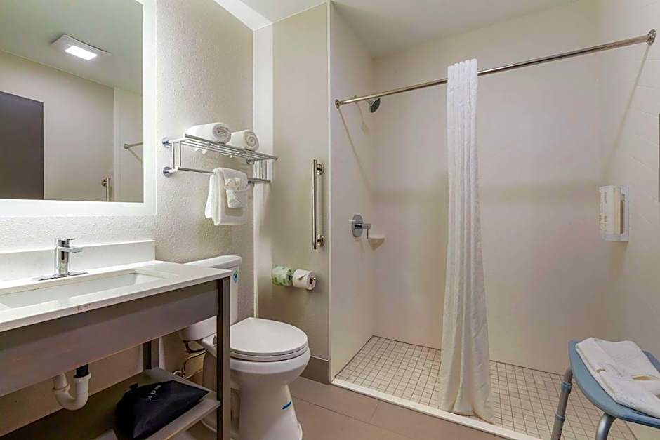 Clarion Pointe