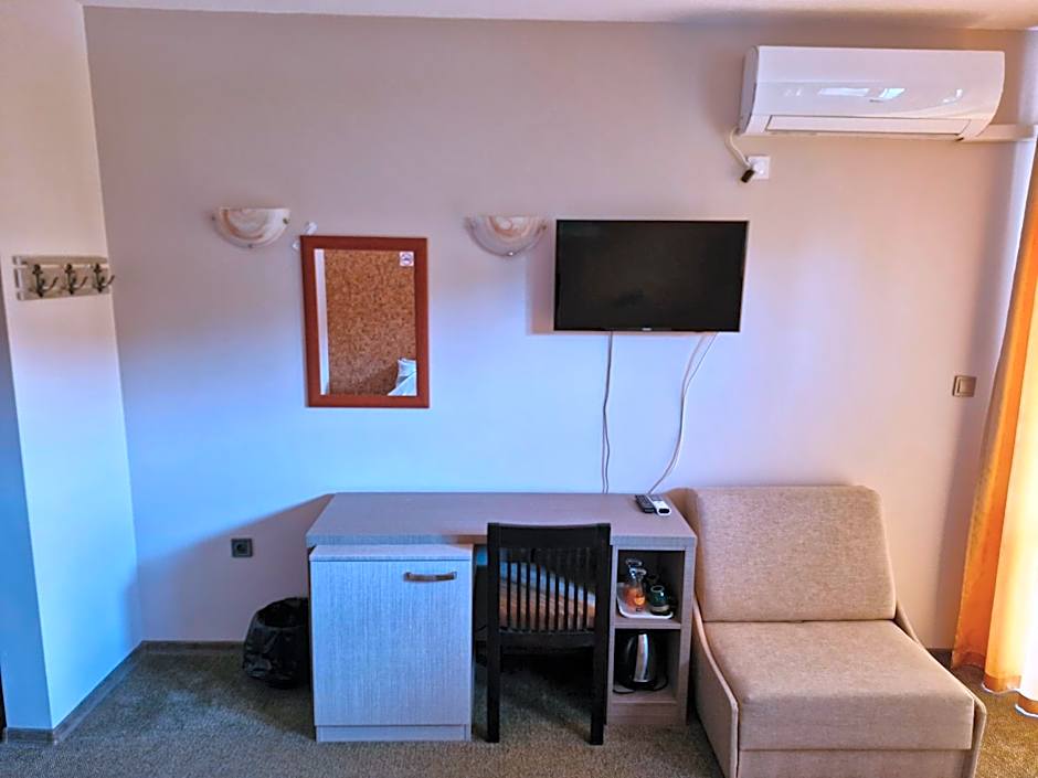 Family Hotel Favourite – Obzor, WY