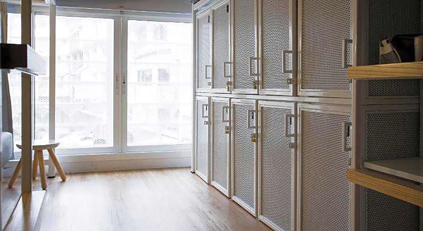 Bed One Block Hostel