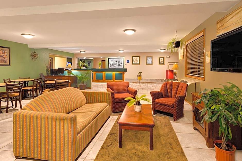 Super 8 by Wyndham Lynchburg VA