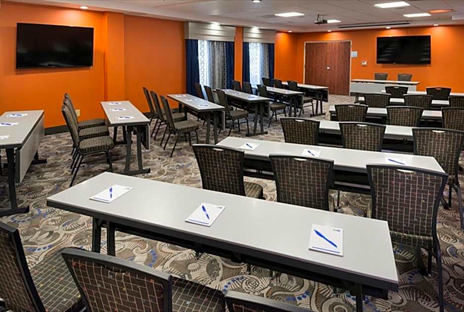 Holiday Inn Express & Suites Antioch By IHG