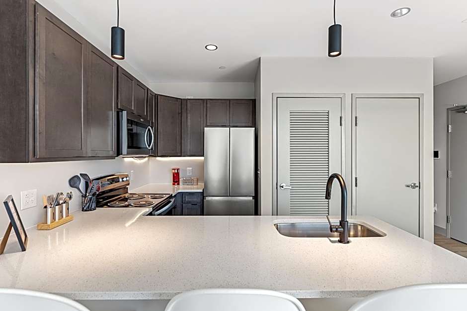 175 LEX - Walkable Downtown Lexington & Rupp Arena - Full Condos