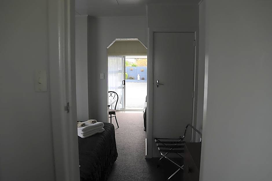 Sierra Beachfront Motel