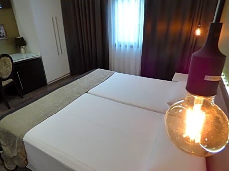 Panoramic Twin Room (2 Twin Beds)