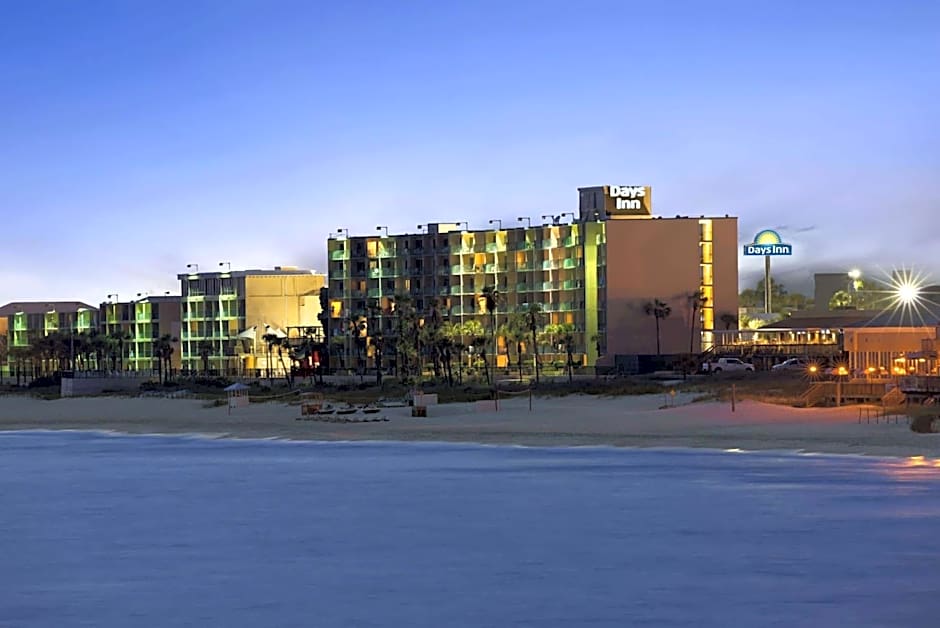 Days Inn by Wyndham Panama City Beach/Ocean Front